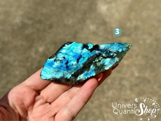 labradorite brute bleue, pierre en labradorite naturelle avec reflets bleu, pierre brute labradorite numéro 3