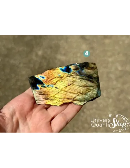 labradorite brute avec face polie reflets jaune et orange, pierre de protection contre les énergies, numéro 4