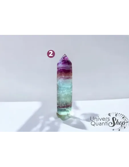 pointe fluorite multicolore numéro 2 sur fond blanc