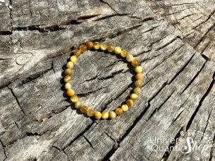 Bracelet oeil de tigre doré - pierre de protection - photo en nature