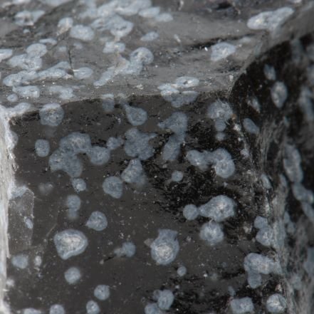 Composition chimique de l'obsidienne flocon de neige