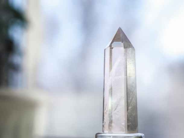 Bienfaits de la pierre cristal de roche sur le plan spirituel et mental