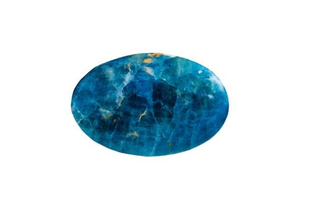 Comment reconnaitre ma pierre bleu foncée ? cyanite