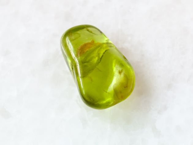 pierre verte peridot aide à vaincre la culpabilité