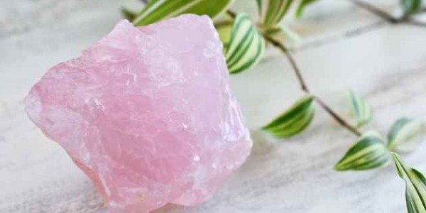 Le Quartz rose : caractéristiques et bienfaits en lithothérapie